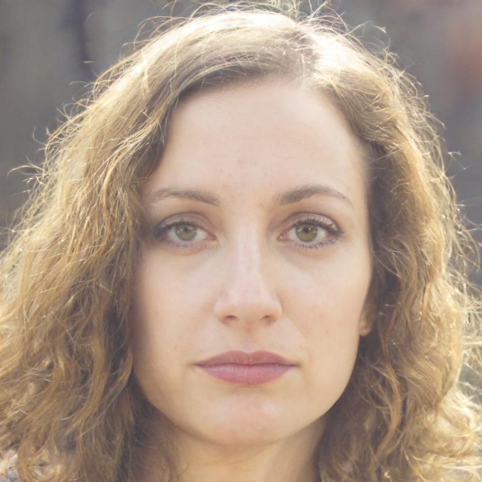 Finanzexpertin Lisa Hoffmann